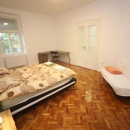 Ibolya Apartment