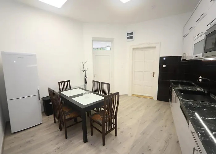 Ibolya דירה סגד